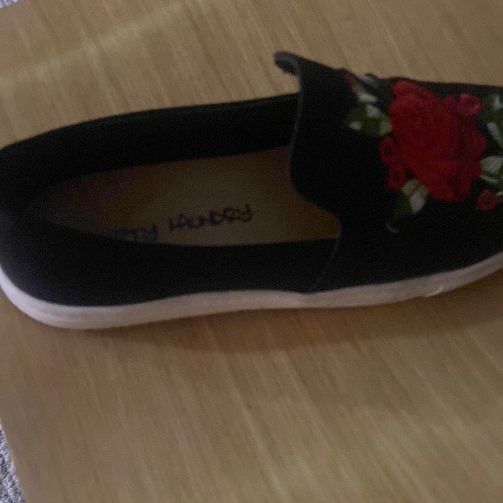 Dirty Laundry Floral Sneakers - Picture 3 of 4